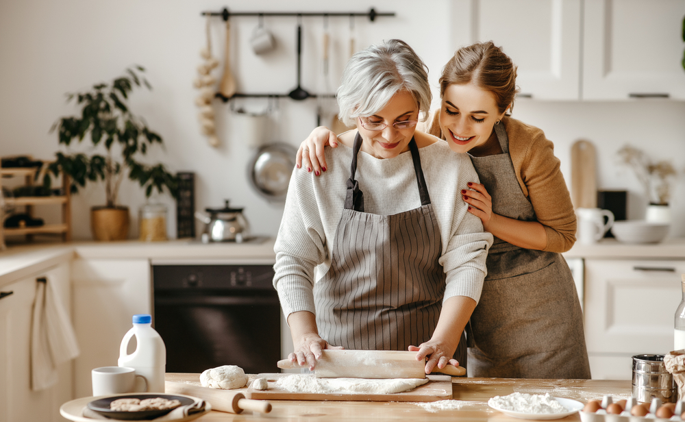 How to Celebrate the Holidays with a Senior in Assisted Living